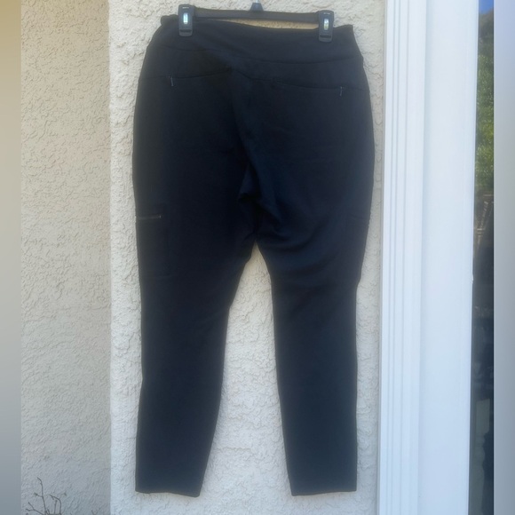 Athleta Headlands Hybrid High Rise Cargo Black Legging Women's Size 16 - Picture 5 of 11